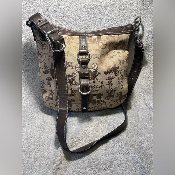 Coach Chelsea Horse & Carriage Y2K Crossbody Hobo - Picture 1 of 12